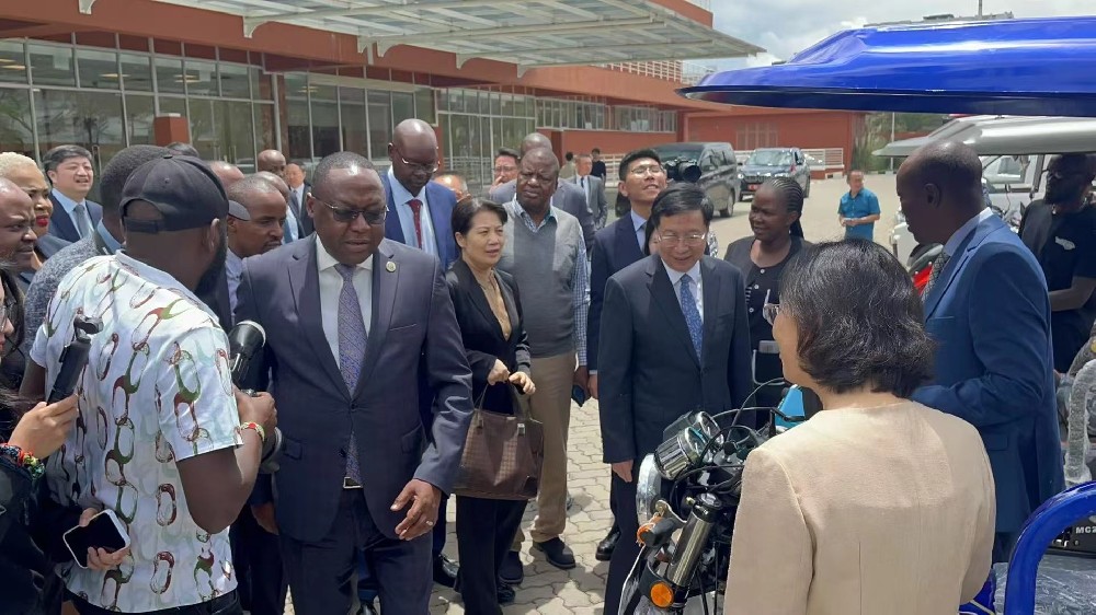 人民日报任平：从汽车产销、外贸大盘看中国经济前景